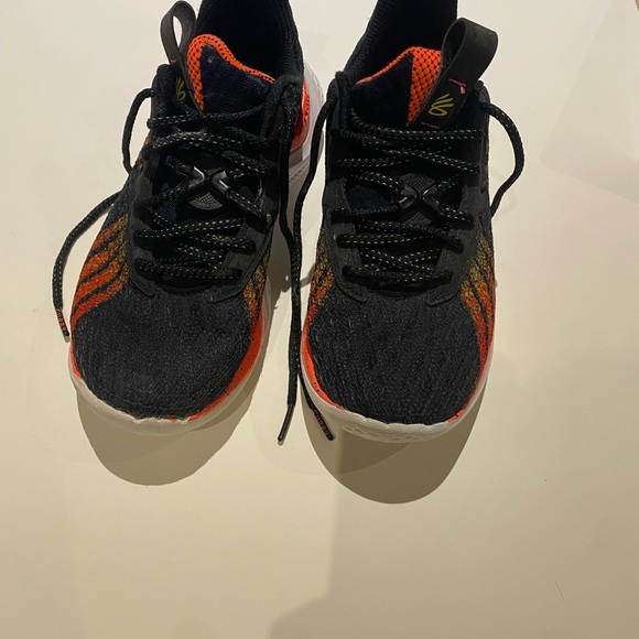 Under Armour Curry Flow 10 'Iron Basketball Shoes US size 5.5 Youth - Picture 3 of 6